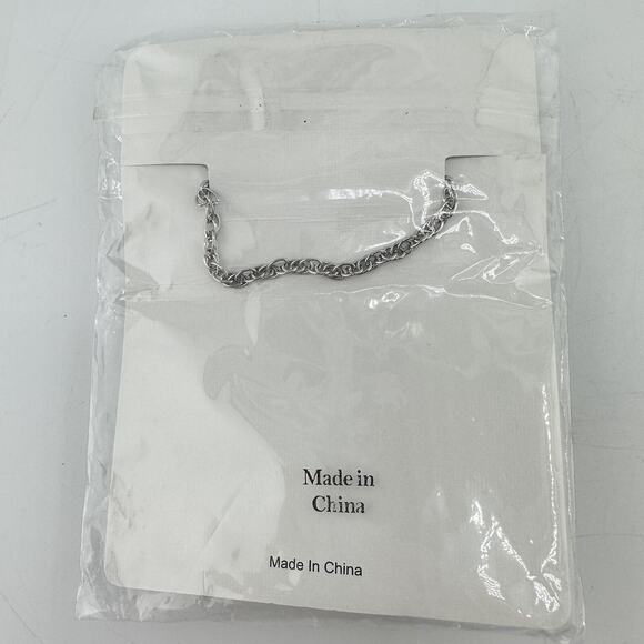 20” NWT Red Velvet Bijoux Silver Tone Oval Onyx Cabochon Pendant Necklace - Picture 2 of 3